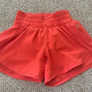 Lululemon Tracker Low-Rise Lined Short 4"